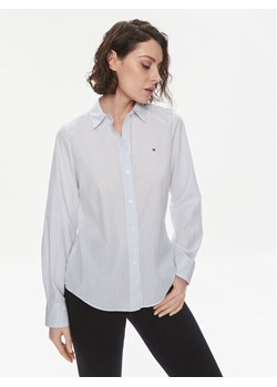 Tommy Hilfiger Koszula Essential WW0WW41002 Niebieski Regular Fit ze sklepu MODIVO w kategorii Koszule damskie - zdjęcie 182710096