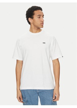 Vans T-Shirt Left Chest II VN000P1P Biały Loose Fit ze sklepu MODIVO w kategorii T-shirty męskie - zdjęcie 182712446