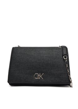 Calvin Klein Torebka Ck Medium Conv Chain Bag_Tex K60K613177 Czarny ze sklepu MODIVO w kategorii Kopertówki - zdjęcie 182712656