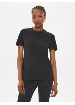 Calvin Klein Jeans T-Shirt Satin Applique J20J223925 Czarny Regular Fit ze sklepu MODIVO w kategorii Bluzki damskie - zdjęcie 182713277