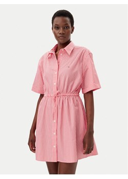 Tommy Jeans Sukienka koszulowa DW0DW20617 Różowy Regular Fit ze sklepu MODIVO w kategorii Sukienki - zdjęcie 182713635