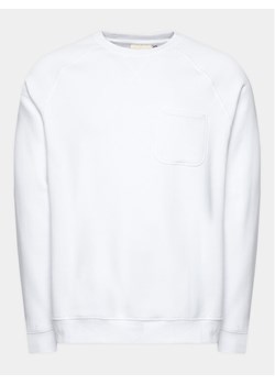 Outhorn Bluza OTHAW23TSWSM680 Biały Regular Fit ze sklepu MODIVO w kategorii Bluzy męskie - zdjęcie 182713925