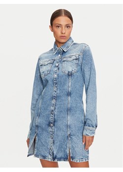 Tommy Jeans Sukienka jeansowa DW0DW19748 Niebieski Regular Fit ze sklepu MODIVO w kategorii Sukienki - zdjęcie 182715465