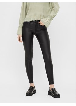 Pieces Spodnie z imitacji skóry Shape-Up 17108412 Czarny Skinny Fit ze sklepu MODIVO w kategorii Spodnie damskie - zdjęcie 182716139
