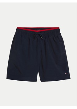 Tommy Hilfiger Szorty kąpielowe UB0UB00526 Granatowy Regular Fit ze sklepu MODIVO w kategorii Kąpielówki chłopięce - zdjęcie 182716155