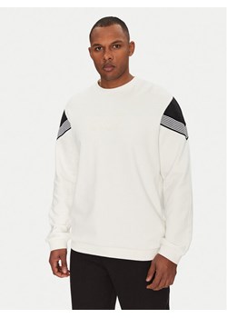 EA7 Emporio Armani Bluza 7M000272 AF12451 U0005 Biały Regular Fit ze sklepu MODIVO w kategorii Bluzy męskie - zdjęcie 182716756
