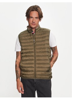 Tommy Hilfiger Kamizelka Core Circular MW0MW18762 Khaki Regular Fit ze sklepu MODIVO w kategorii Kamizelki męskie - zdjęcie 182717008