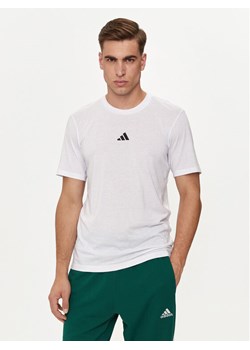 adidas T-Shirt Workout Logo IT2125 Biały Regular Fit - id: 0000303556822 - marki adidas - 182717139 adidas T-Shirt Workout Logo IT2125 Biały Regular Fit ze sklepu MODIVO w kategorii T-shirty męskie - zdjęcie 182717139