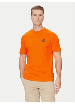 Napapijri T-Shirt S-Badge NP0A4I3N Pomarańczowy Regular Fit ze sklepu MODIVO w kategorii T-shirty męskie - zdjęcie 182717209
