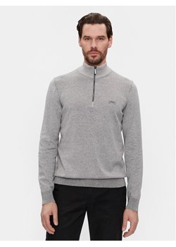 Calvin Klein Sweter K10K112735 Szary Regular Fit ze sklepu MODIVO w kategorii Swetry męskie - zdjęcie 182717307