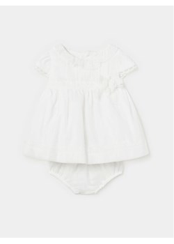 Mayoral Sukienka elegancka 1821 Biały Regular Fit ze sklepu MODIVO w kategorii Ubranka do chrztu - zdjęcie 182717569