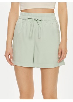 Vero Moda Szorty materiałowe Carmen 10278931 Zielony Loose Fit ze sklepu MODIVO w kategorii Szorty - zdjęcie 182718225