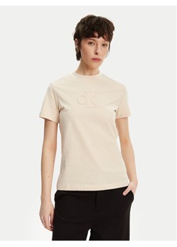 Calvin Klein Jeans T-Shirt J20J225256 Beżowy Regular Fit ze sklepu MODIVO w kategorii Bluzki damskie - zdjęcie 182718446