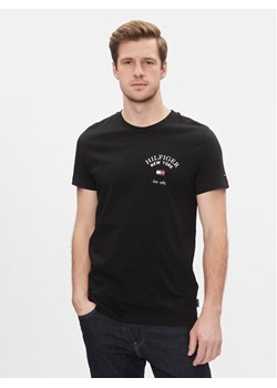 Tommy Hilfiger T-Shirt Arch Varsity Tee MW0MW33689 Czarny Regular Fit ze sklepu MODIVO w kategorii T-shirty męskie - zdjęcie 182719005