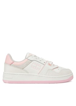 Tommy Jeans Sneakersy Tjw Retro Basket Washed Suede EN0EN02773 Biały ze sklepu MODIVO w kategorii Buty sportowe damskie - zdjęcie 182719236