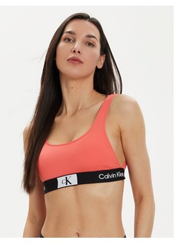 Calvin Klein Swimwear Góra od bikini KW0KW02354 Koralowy ze sklepu MODIVO w kategorii Stroje kąpielowe - zdjęcie 182721835