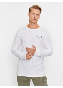 Tommy Hilfiger Longsleeve UM0UM02984 Biały Regular Fit ze sklepu MODIVO w kategorii T-shirty męskie - zdjęcie 182722269