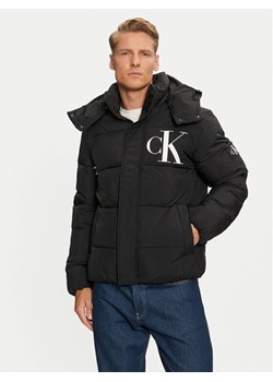 Calvin Klein Jeans Kurtka zimowa J30J326104 Czarny Regular Fit ze sklepu MODIVO w kategorii Kurtki męskie - zdjęcie 182722375