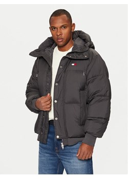 Tommy Jeans Kurtka puchowa DM0DM21145 Szary Regular Fit ze sklepu MODIVO w kategorii Kurtki męskie - zdjęcie 182722669
