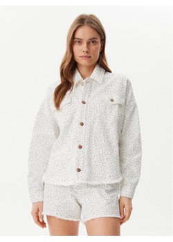 Guess Kurtka jeansowa W5GN90 D5N91 Biały Regular Fit ze sklepu MODIVO w kategorii Kurtki damskie - zdjęcie 182723009