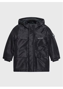 Calvin Klein Jeans Kurtka przejściowa Back To School IB0IB01274 Czarny Regular Fit ze sklepu MODIVO w kategorii Kurtki chłopięce - zdjęcie 182723397