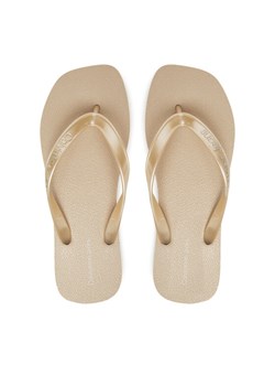 Calvin Klein Jeans Japonki Thong+ Tpu Metallic YW0YW01720 Beżowy ze sklepu MODIVO w kategorii Klapki damskie - zdjęcie 182723526
