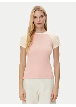 Guess T-Shirt W5GP61 KA0H1 Różowy Regular Fit ze sklepu MODIVO w kategorii Bluzki damskie - zdjęcie 182723579