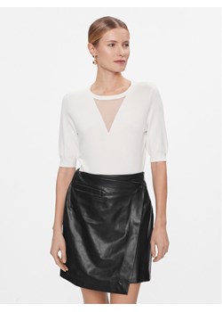 DKNY Sweter P2JSAXA5 Biały Regular Fit ze sklepu MODIVO w kategorii Swetry damskie - zdjęcie 182724069