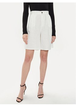 ONLY Bermudy Caro 15278792 Biały Loose Fit ze sklepu MODIVO w kategorii Szorty - zdjęcie 182724578