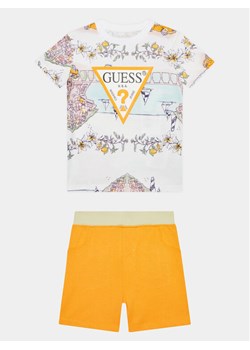 Guess Komplet t-shirt i szorty sportowe I4GG00 K8HM3 Kolorowy Regular Fit ze sklepu MODIVO w kategorii Komplety niemowlęce - zdjęcie 182726259