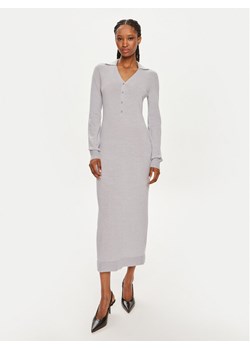 Calvin Klein Sukienka dzianinowa K20K207219 Szary Slim Fit ze sklepu MODIVO w kategorii Sukienki - zdjęcie 182726277