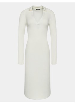Gina Tricot Sukienka dzianinowa 20110 Écru Regular Fit ze sklepu MODIVO w kategorii Sukienki - zdjęcie 182726428