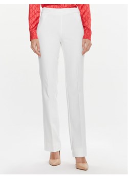 Marciano Guess Spodnie materiałowe Sally 3BGB29 7046A Biały Straight Fit ze sklepu MODIVO w kategorii Spodnie damskie - zdjęcie 182727827