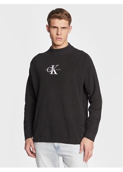 Calvin Klein Jeans Sweter J30J322460 Czarny Loose Fit ze sklepu MODIVO w kategorii Swetry męskie - zdjęcie 182728027