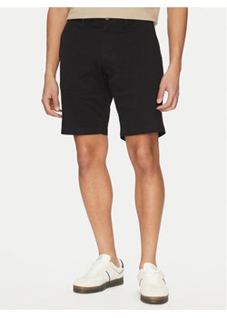 Tommy Hilfiger Szorty materiałowe Harlem MW0MW23568 Czarny Regular Fit ze sklepu MODIVO w kategorii Spodenki męskie - zdjęcie 182731229