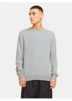 Jack&Jones Sweter Globe 12258139 Szary Regular Fit ze sklepu MODIVO w kategorii Swetry męskie - zdjęcie 182732407