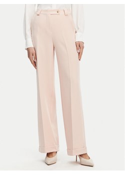 Maryley Spodnie materiałowe 25EB537/M26/43PY Różowy Regular Fit ze sklepu MODIVO w kategorii Spodnie damskie - zdjęcie 182732475