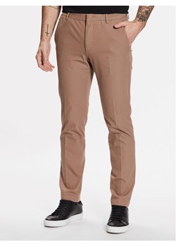 Boss Spodnie materiałowe Kaito1_T 50487754 Beżowy Slim Fit ze sklepu MODIVO w kategorii Spodnie męskie - zdjęcie 182733226