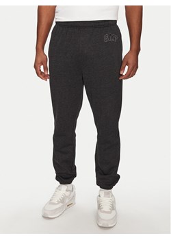 Gap Spodnie dresowe 500382-48 Szary Regular Fit ze sklepu MODIVO w kategorii Spodnie męskie - zdjęcie 182733308