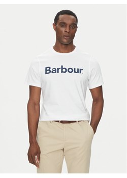Barbour T-Shirt Logo MTS0531WH51 Biały Tailored Fit ze sklepu MODIVO w kategorii T-shirty męskie - zdjęcie 182734226
