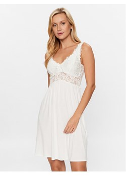 Hunkemöller Halka Nora 175246 Biały Feminine Fit ze sklepu MODIVO w kategorii Koszule nocne - zdjęcie 182734389