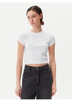 Calvin Klein Jeans T-Shirt LV047AB802 Biały Regular Fit - id: 0000304657597 - marki Calvin Klein - 182735265 Calvin Klein Jeans T-Shirt LV047AB802 Biały Regular Fit ze sklepu MODIVO w kategorii Bluzki damskie - zdjęcie 182735265
