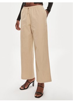 Brave Soul Spodnie materiałowe LTRW-272LIBBYST Beżowy Straight Fit ze sklepu MODIVO w kategorii Spodnie damskie - zdjęcie 182737426
