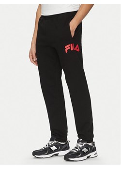 Fila Spodnie dresowe Lagesse FAM0869 Czarny Regular Fit ze sklepu MODIVO w kategorii Spodnie męskie - zdjęcie 182737577