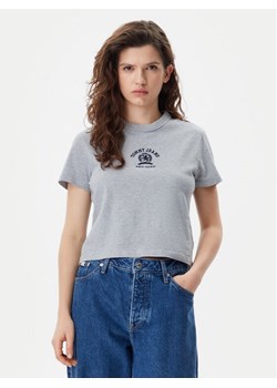 Tommy Jeans T-Shirt Varsity DW0DW20317 Szary Regular Fit ze sklepu MODIVO w kategorii Bluzki damskie - zdjęcie 182738867