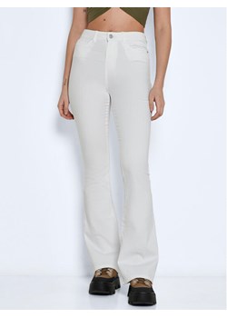 Noisy May Jeansy Sallie 27019305 Biały Slim Fit ze sklepu MODIVO w kategorii Jeansy damskie - zdjęcie 182739496