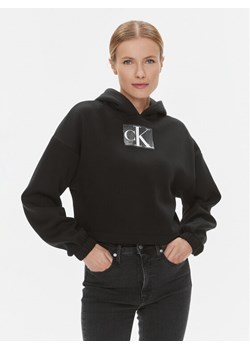 Calvin Klein Jeans Bluza J20J222962 Czarny Regular Fit ze sklepu MODIVO w kategorii Bluzy damskie - zdjęcie 182739696