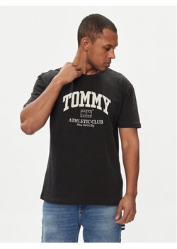 Tommy Jeans T-Shirt Athletic Club DM0DM18557 Czarny Regular Fit ze sklepu MODIVO w kategorii T-shirty męskie - zdjęcie 182739838