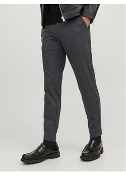 Jack&Jones Chinosy Marco 12237523 Szary Slim Fit ze sklepu MODIVO w kategorii Spodnie męskie - zdjęcie 182740367