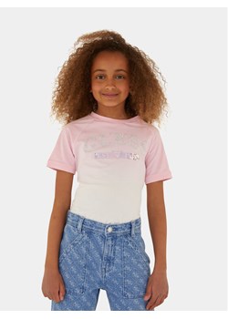 Guess T-Shirt J4RI12 K8HM4 Różowy Regular Fit ze sklepu MODIVO w kategorii Bluzki dziewczęce - zdjęcie 182740696